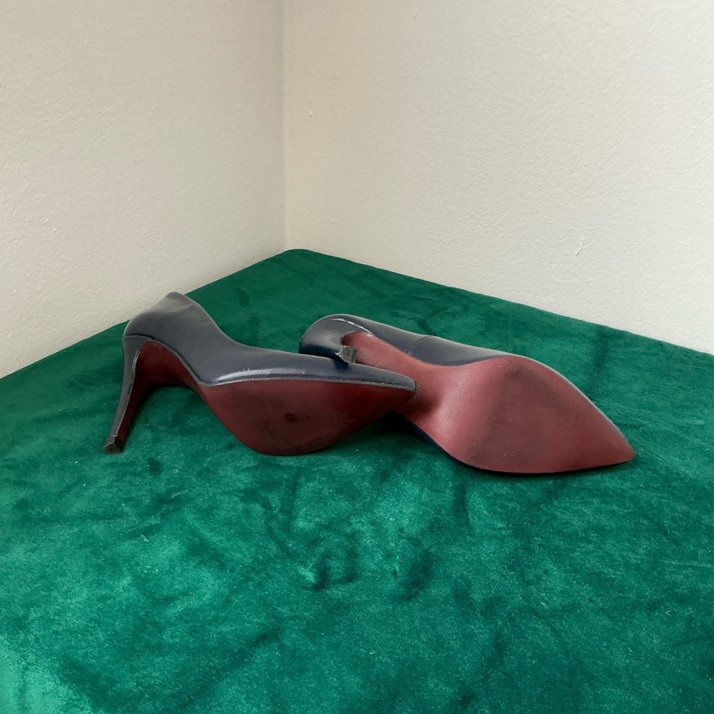 Elegant Black and Burgundy Women's Heels